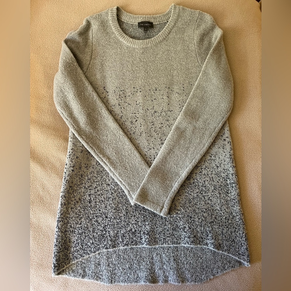 The Limited gray crew neck tunic sweater, size XS